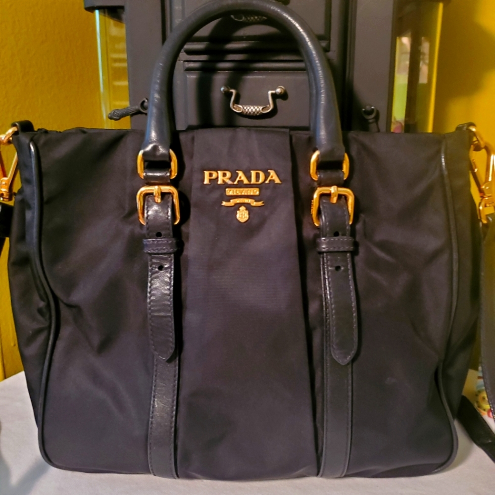 💯% authentic Prada 2-way Nylon bag black small